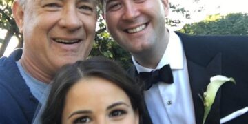 Tom Hanks surprises happy couple